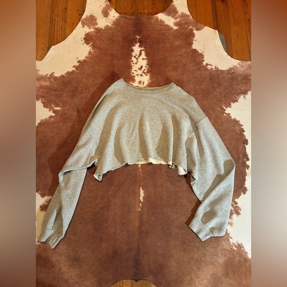 Fruit of the Loom cropped sweatshirt 
Cropped by me
Size XL best fits medium - Picture 1 of 3